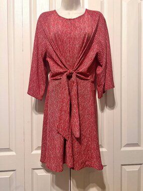 Creative Commune Women's Size Large Red/White Wide Arm Lined Cut Out Round Neck